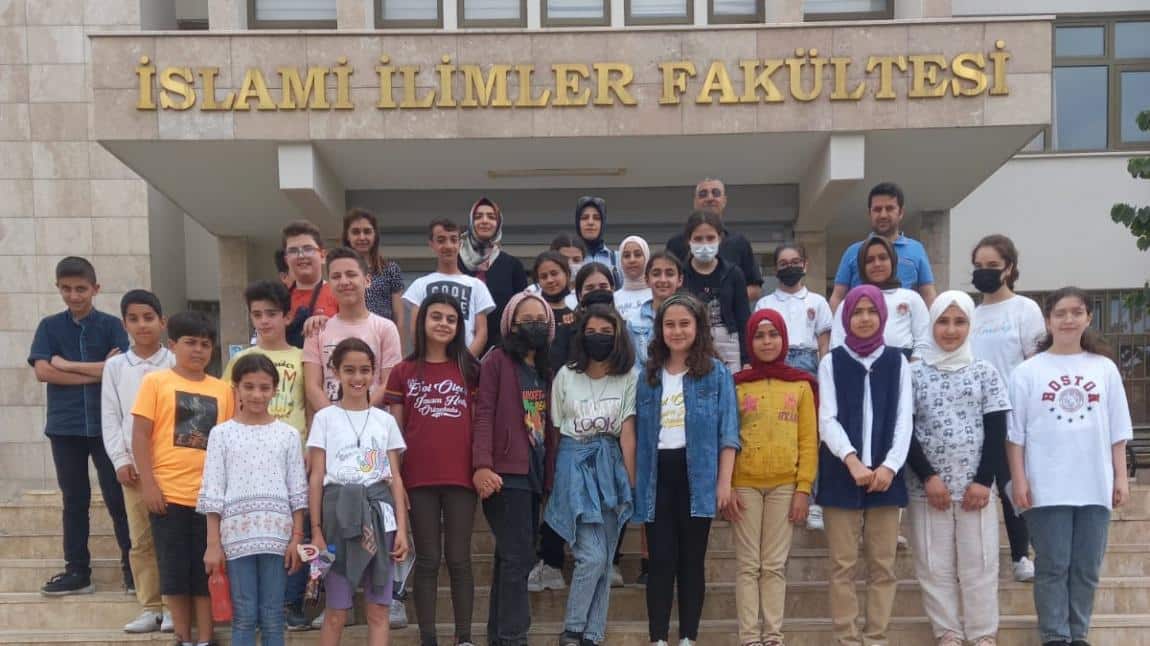 Öğrenci ve Öğretmenlerimiz Mersin  İslami İlimler Fakültesi ni Ziyaret  Ettiler